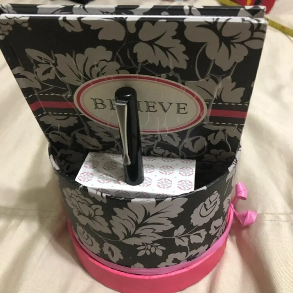Floral Stationery Set with Pen